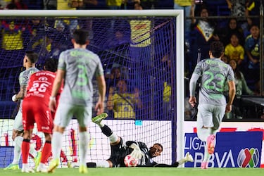 Los brasileños guían al América