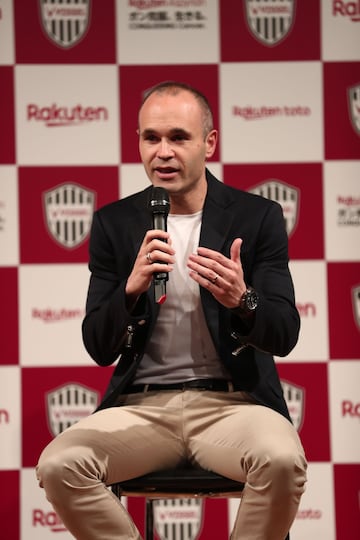 La presentaci¨®n de Andr¨¦s Iniesta con el Vissel Kobe en im¨¢genes
