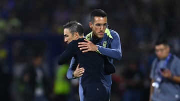 Vicente Sanchez head coach of Cruz Azul and Paulo Rodriguez Assistant coach of America during the Semi-Final first leg match between Cruz Azul and America as part of the Liga BBVA MX, Torneo Clausura 2025 at Olimpico Universitario Stadium on May 15, 2025 in Mexico City, Mexico.