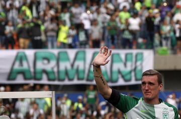 El portero prometió regresar para retirarse en el verde.