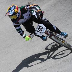 Mariana se une al gran domingo ciclístico: gana en Francia