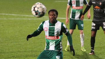 Marlos Moreno en un partido del Lommel SK