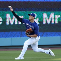 Shohei Ohtani calienta el brazo; cuenta regresiva para tomar el montículo
