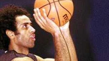 Stefano Attruia debutará en Bolonia en el Real Madrid.