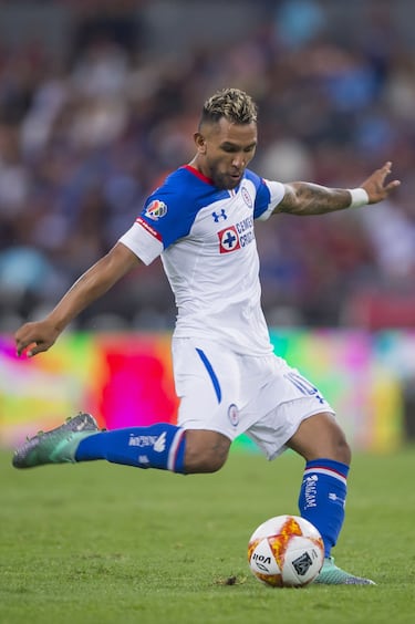 Salió de Cruz Azul para ir al Gremio de Brasil.
