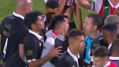 Medel entró a una pelea y encaró a todos: ¡empujón a un árbitro!