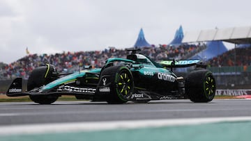 Lance Stroll, con el Aston Martin en Silverstone.