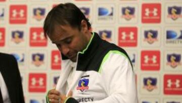 Jos Luis Sierra es presentado como nuevo entrenador de Colo Colo en la sala de prensa del estadio Monumental de Santiago, Chile.