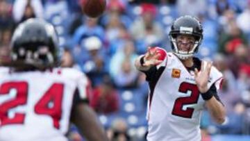 Matt Ryan y Devonta Freeman.