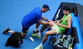 ¿Fue legal la asistencia del fisio a Alcaraz que enfadó a Zverev?