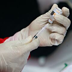 Los tres escenarios del futuro de la COVID, según Pfizer