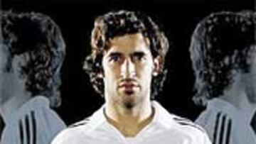 <b>NUEVO EMBLEMA.</b> En ese emblema se le reconocerá como el Mejor Club del Siglo XX.