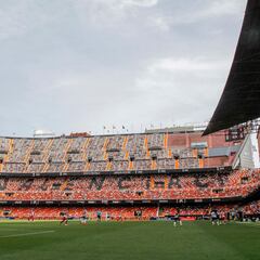 Los socios del Valencia pagarán en el Naranja