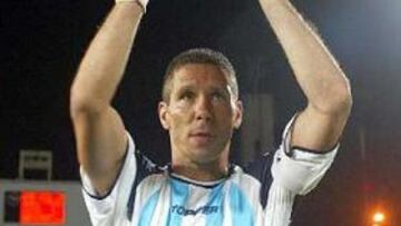 <B>EL ETERNO CAPITÁN.</B> El argentino fue uno de los líderes del equipo que coquistó el 'doblete' de 1996.