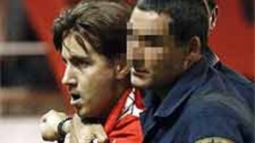 <b>NO FUE CAPAZ DE OFRECER RESISTENCIA.</b> La policía tardó en actuar, pero al final lo capturó.