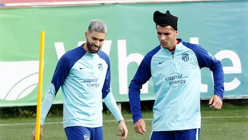 Morata y Carrasco, durante un entrenamiento con el Atlético la pasada temporada.
