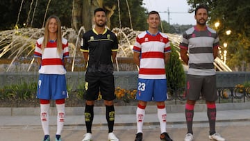 El Granada presenta sus nuevas equipaciones.