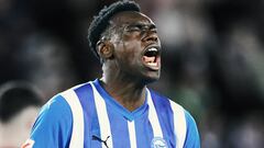 VITORIA-GASTEIZ, SPAIN - FEBRUARY 24: Samu Omorodion of Deportivo Alaves reacts during the LaLiga EA Sports match between Deportivo Alaves and RCD Mallorca at Estadio de Mendizorroza on February 24, 2024 in Vitoria-Gasteiz, Spain. (Photo by Juan Manuel Serrano Arce/Getty Images)