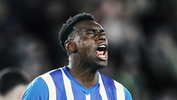 VITORIA-GASTEIZ, SPAIN - FEBRUARY 24: Samu Omorodion of Deportivo Alaves reacts during the LaLiga EA Sports match between Deportivo Alaves and RCD Mallorca at Estadio de Mendizorroza on February 24, 2024 in Vitoria-Gasteiz, Spain. (Photo by Juan Manuel Serrano Arce/Getty Images)