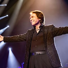 Raphael no vendrá a México en 2025, cancela sus conciertos tras ser diagnosticado con linfoma cerebral