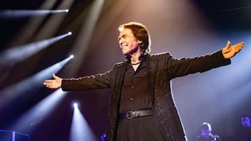 Raphael no vendrá a México en 2025, cancela sus conciertos tras ser diagnosticado con linfoma cerebral