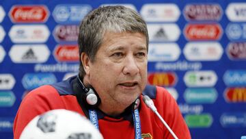 SPB03. Sochi (Russian Federation), 17/06/2018.- Panama's head coach Hernan Gomez attends press conference at Fisht Stadium in Sochi, Russia, 17 June 2018. Belgium will face Panama in the FIFA World Cup 2018 Group G preliminary round soccer match on 18 June 2018. (Mundial de Fútbol, Bélgica, Rusia) EFE/EPA/RONALD WITTEK