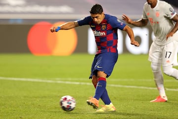 Luis Su¨¢rez acerc¨® al Barcelona en la segunda parte y marc¨® el 2-4.