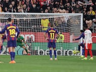 Lamine lanza un penalti.