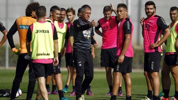 Entrenamiento del Granada dirigido por Lucas Alcaraz