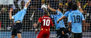 A Oblak le sale una competencia inesperada: el cancerbero Suárez