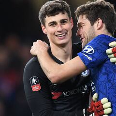 Reprimenda del Chelsea a Marcos Alonso y Kepa por los ‘selfies’ con los aficionados