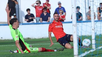 Raúl García de Haro en el momento de marcar uno de sus goles.