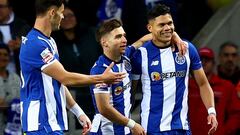 Soccer Football - Primeira Liga - FC Porto v Sporting CP - Estadio do Dragao, Porto, Portugal - April 28, 2024 FC Porto's Evanilson celebrates scoring their first goal with teammates REUTERS/Pedro Nunes