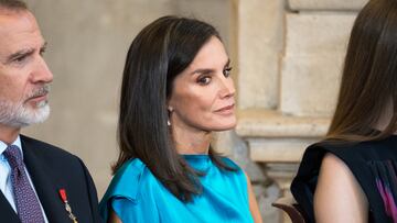 La Reina Letizia durante la imposición de condecoraciones con ocasión del X aniversario de la Proclamación de Su Majestad el Rey, en el Palacio Real, a 19 de junio de 2024, en Madrid (España). El Rey Felipe VI conmemora sus diez años en el trono con un acto en el Palacio Real en el que se condecora a 19 españoles por sus servicios a los demás con la orden del Mérito Civil.
19 JUNIO 2024;ANIVERSARIO;CONDECORACIONES;PROCLAMACIÓN;REY
Diego Radamés / Europa Press
19/06/2024