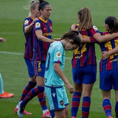 Un Barça sin piedad pone la directa al título de Liga