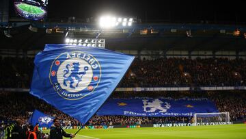 La afición del Chelsea clama contra los Ricketts