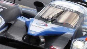 El Peugeot 908 Hdi FAP que comparten el español Marc Gené, el austríaco Alex Wurz y el australiano David Brabham sigue líder de las 24 Horas de Le Mans a falta de 2 horas y media de carrera y una vez disputadas 342 vueltas.