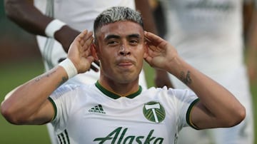 El paso del delantero argentino en la MLS fue fugaz y polémico, pues Portland Timbers le rescindió el contrato por supuestos problemas con sustancias ilegales y de poco sirvieron los 10 millones de dólares que pagaron a Necaxa por él.