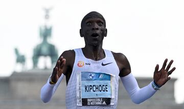 El récord de Kipchoge en imágenes