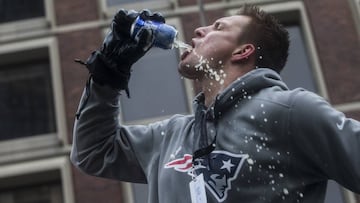 Bud Light estrena un vaso que se ilumina con cada touchdown de los Patriots en 2017.