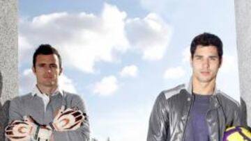 <b>PAPELES PROTAGONISTAS</b> Portero y delantero se convirtieron en protagonistas la semana pasada frente al Real Unión. Manu encajó, y ya van dos partidos seguidos imbatido, y Javi Guerra anotó el solitario tanto que dio la victoria a los granotas y dejó los puntos en la capital del Turia a los tarde deben volver a jugar papeles principales.