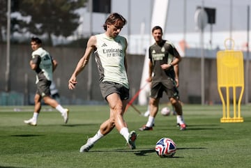 Luka Modric durante el entrenamiento de esta mañana. 
