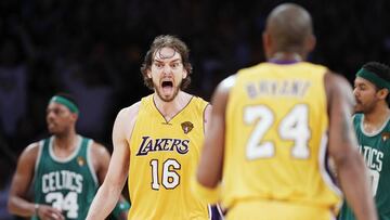 Pau Gasol celebra una canasta durante las finales de la NBA 2010 que enfrentaron a Los &Aacute;ngeles Lakers y Boston Celtics