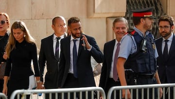 Neymar, a su llegada a los juzgados de Barcelona para el juicio del 'caso Neymar 2'.
