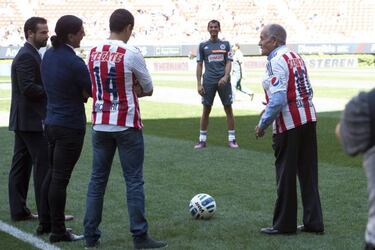 Tomás Balcázar y “Chicharito” Hernández, abuelo y nieto siempre unidos