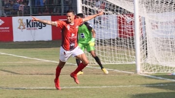 Raúl Becerra suma 17 goles, en 21 partidos. Marca un gol cada 107 minutos, en Bashundhara Kings (Bangladesh).