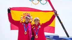La alegría de Oriol Cardona y Ana Alonso: bronce en el relevo mixto