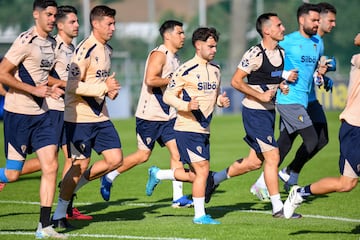 Óscar Melendo en el entrenamiento de hoy jueves en la Ciudad Deportiva Bahía de Cádiz.