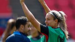 EINDHOVEN (PAÍSES BAJOS), 02/06/2023.- La capitana del FC Barcelona Alexia Putellas durante el entrenamiento que el equipo ha realizo este viernes para preparar la final de la Liga de Campeones que mañana disputarán ante el Wolfsburgo en el Philips Stadion de Eindhoven. EFE/ Alberto Estevez
