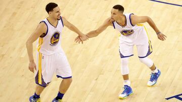 Klay Thompson y Stephen Curry, durante el primer partido.